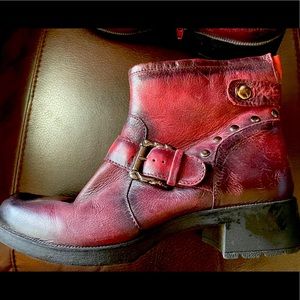 Earth moto boots